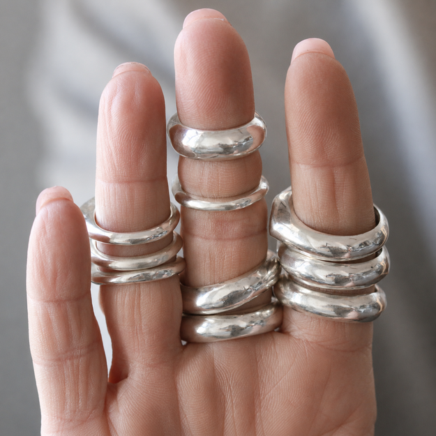 Silver Snozza™ Dog Nose Impression Ring – Showing the two different band widths of the Fuller and Slim ring designs.