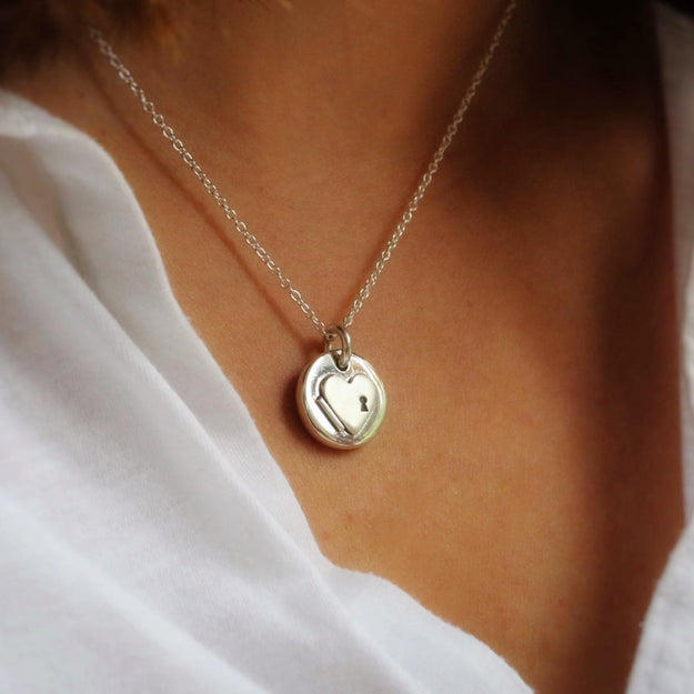 Round Secret Chamber Ashes Necklace