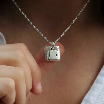 Square Secret Chamber Ashes Necklace