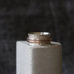 Dual Band Gold and Silver Toad Texture Spinning Ring - Image 2