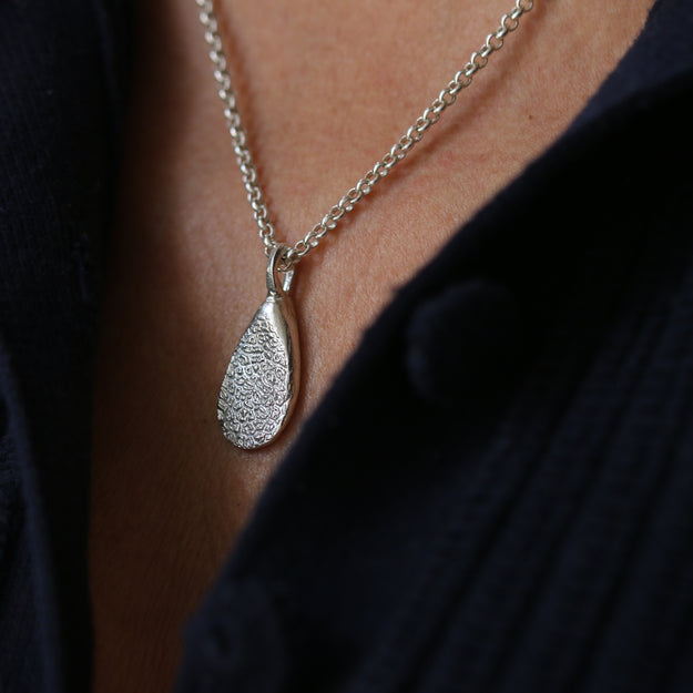 Silver Droplet Dog Nose Print Necklace – Slim Droplet