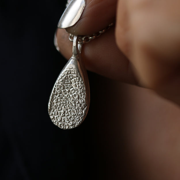 Silver Droplet Dog Nose Print Necklace – Wide Droplet