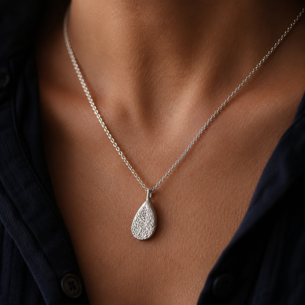 Silver Droplet Dog Nose Print Necklace – Slim Droplet