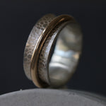 Single Gold Band Toad Texture Spinning Ring - Image 9