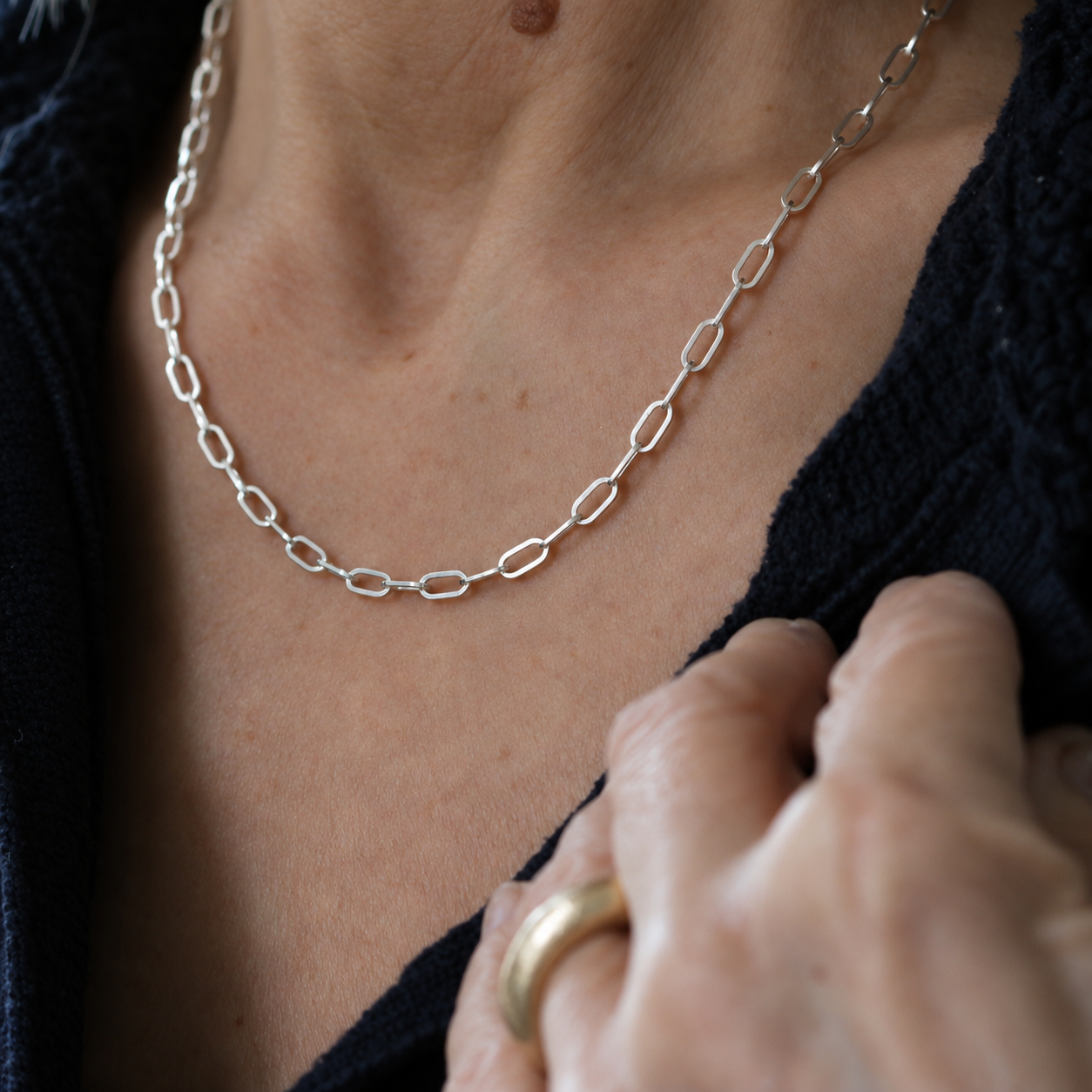 Another view of the 2.43 mm sterling silver paperclip chain