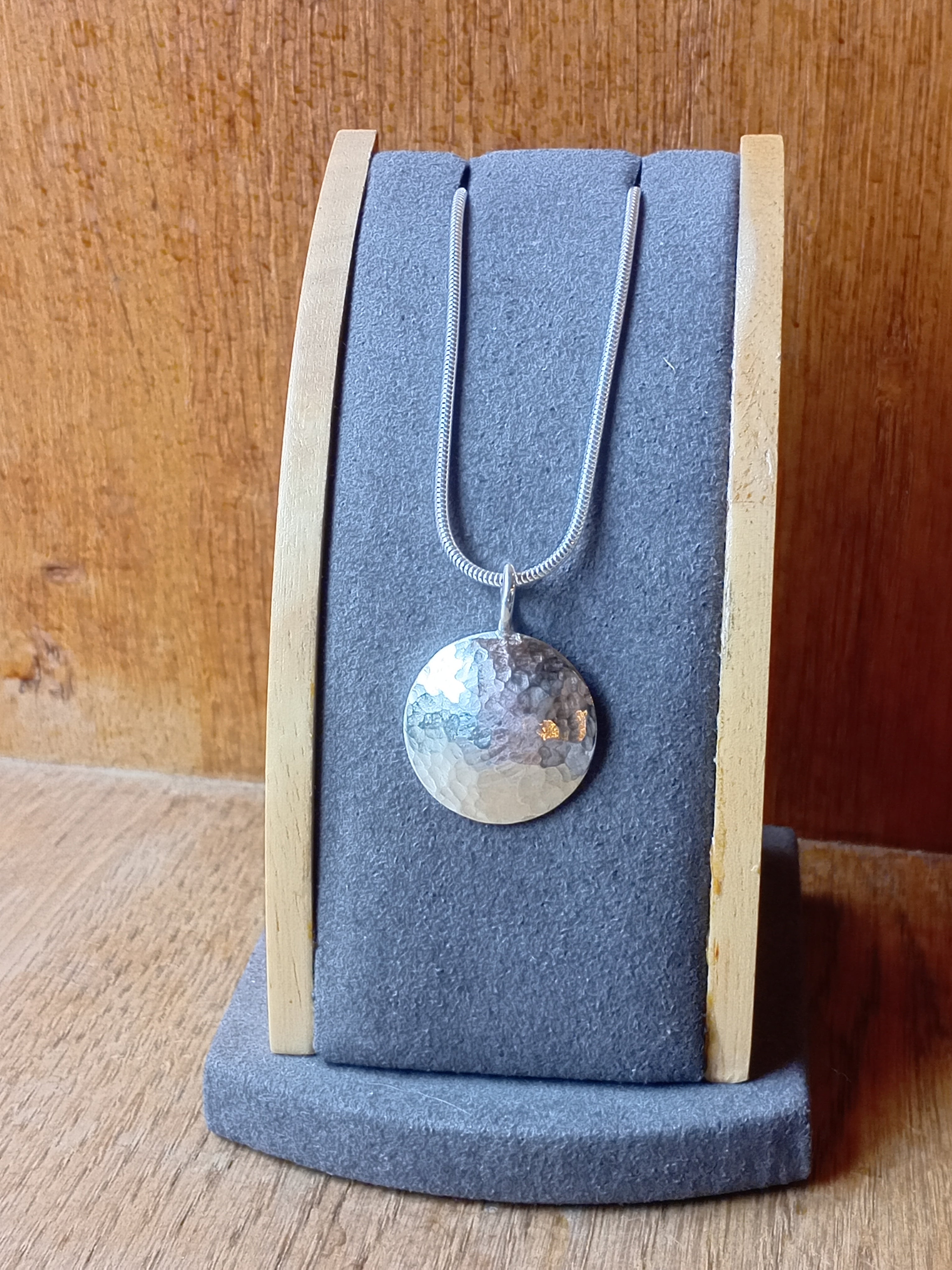 Hammered circle necklace