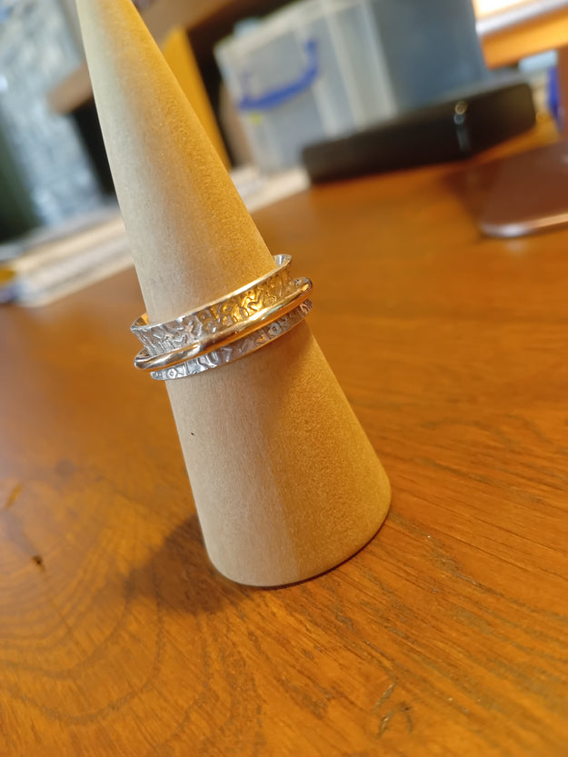 7mm Runes & Gold Spinning Ring - Image 1