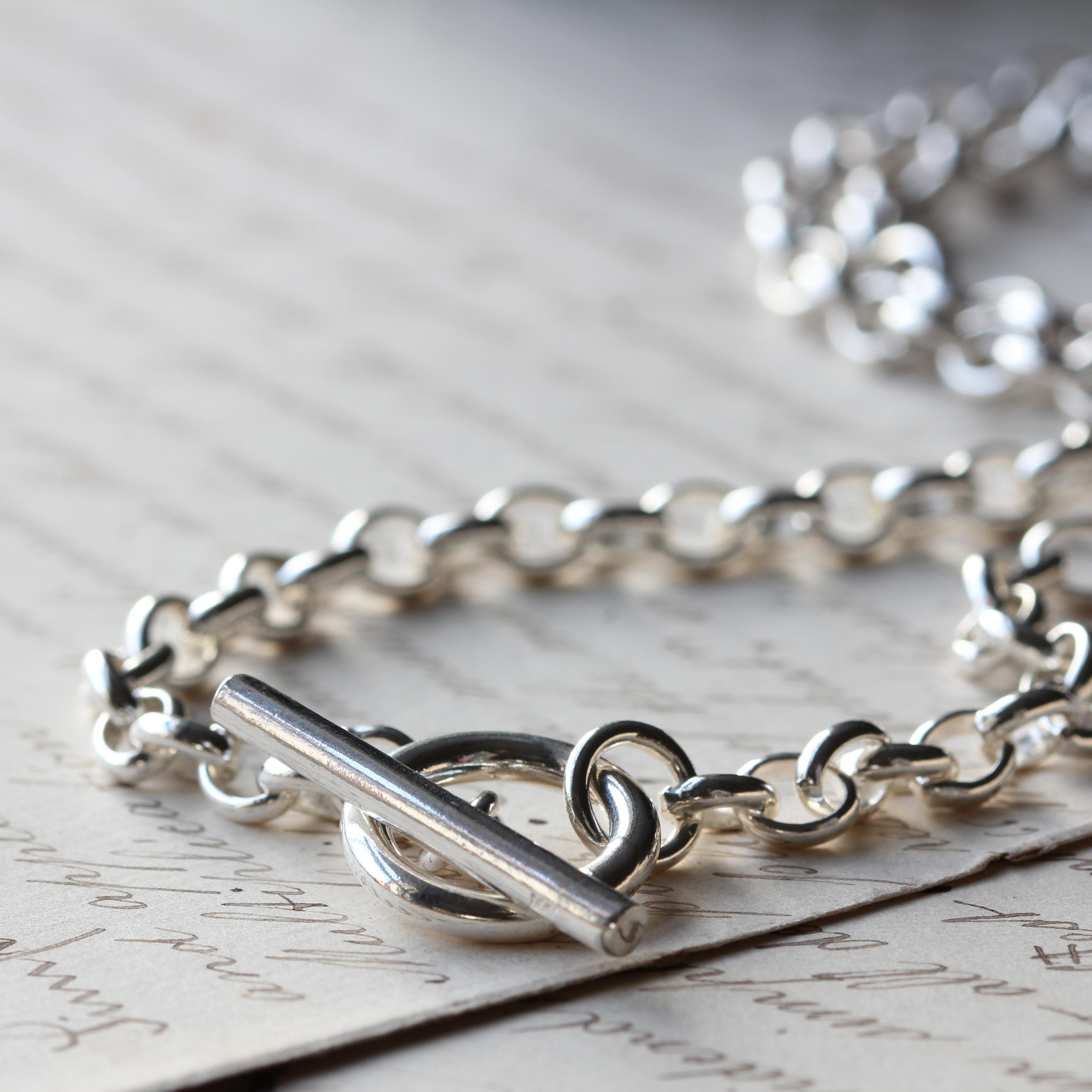 Silver T-Bar Necklace – Elegant & Minimalist T-Bar Necklace